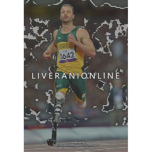 (120902) -- LONDON, Sept. 2, 2012 () -- Oscar Pistorius of South Africa competes in the Men\'s 200m - T44 athletics heat at London 2012 Paralympic Games in London, Britain, on Sept. 1, 2012. Pistorius set a new world record of 21.30 seconds and advanced to the next round. (/Lin Yiguang) (cc) AG ALDO LIVERANI S A S ONLY ITALY