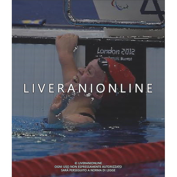 (120902) -- LONDON, Sept. 2, 2012 () -- Eleanor Simmonds of Britain reacts after winning the Women\'s 400m Freestyle - S6 final at London 2012 Paralympic Games in London, Britain, on Sept. 1, 2012. Mcdonald won the gold medal with a time of 5 minutes 19.17 seconds. (/Yang Shiyao) (cc) AG ALDO LIVERANI S A S ONLY ITALY
