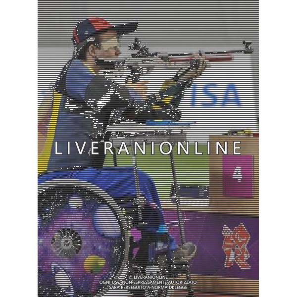 (120902) -- LONDON, Sept. 2, 2012 () -- Cedric Fevre of France competes in the Mixed R3-10m Air Rifle Prone-SH1 shooting event, at the London 2012 Paralympic Games, in London, Britain, on Sept. 1, 2012. Fevre took the gold medal with 706.7 rings. (/Wang Haofei) (cc) AG ALDO LIVERANI S A S ONLY ITALY