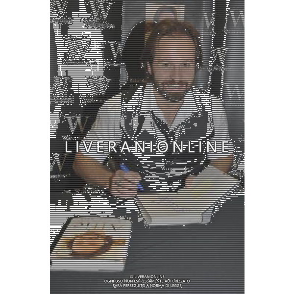 Alfie Boe at a signing of his new book \'Alfie My Story\' at Waterstones, Bluewater Shopping Centre, Greenhithe, Kent on Saturday 1 September 2012. AG ALDO LIVERANI S A S ONLY ITALY