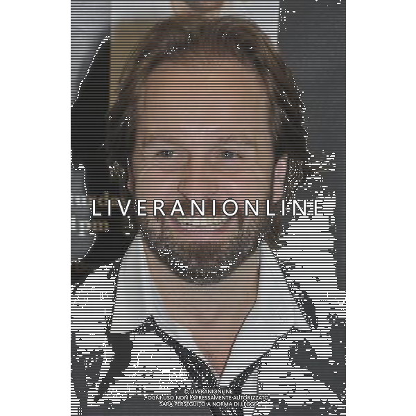 Alfie Boe at a signing of his new book \'Alfie My Story\' at Waterstones, Bluewater Shopping Centre, Greenhithe, Kent on Saturday 1 September 2012. AG ALDO LIVERANI S A S ONLY ITALY