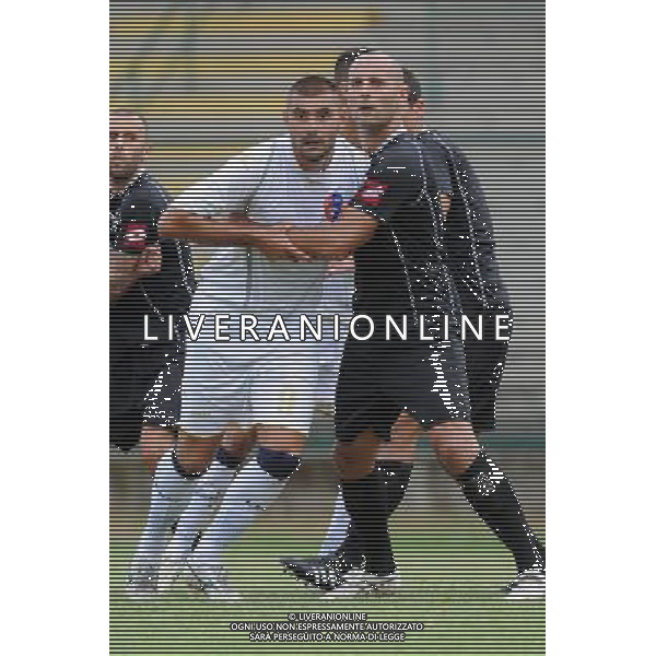 Campionato Lega PRO 2Á Divisione Girone A - 1Á Giornata Casale Monferrato (AL) 2-09-2012 Casale - Milazzo nella foto: Giuseppe Dama (Milazzo) a SX e Simone Cirina (Casale) foto Roberto Garavaglia - ag. Aldo Liverani sas