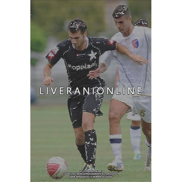 Campionato Lega PRO 2Á Divisione Girone A - 1Á Giornata Casale Monferrato (AL) 2-09-2012 Casale - Milazzo nella foto: Alessio Curcio (Casale) a SX e Felice Pepe (Milazzo) foto Roberto Garavaglia - ag. Aldo Liverani sas
