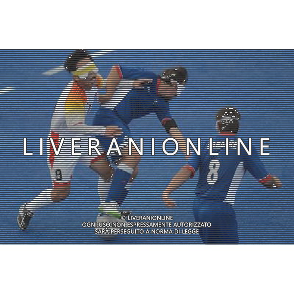 (120902) -- LONDON, Sept. 2, 2012 () -- Wang Zhoubin (L) of China competes during the Pool B preliminary of Men\'s football 5-a-side against France at the London 2012 Paralympic Games in London, Britain, Sept. 2, 2012. The match ended with 0-0 draw. (/Cheong Kam Ka) (lm) PHOTOSHOT/AG ALDO LIVERANI SAS - ITALY ONLY -