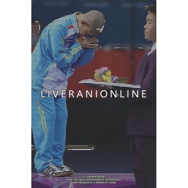 (120902) -- LONDON, Sept. 2, 2012 () -- Gold medalist Rungroj Thainiyom (L) of Thailand reacts during the awarding ceremony of the men\'s singles class 6 of table tennis competition at the London 2012 Paralympic Games in London, Britain, Sept. 2, 2012. (/Bai Xuefei) (lm) PHOTOSHOT/AG ALDO LIVERANI SAS - ITALY ONLY -
