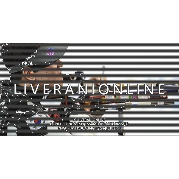 (120902) -- LONDON, Sept. 2, 2012 () -- Kang Junyoung of South Korea competes during the Mixed R4-10m Air Rifle Standing-SH2 final at the London 2012 Paralympic Games in London, Britain, Sept. 2, 2012. Kang Junyoung won the gold with 705.5 rings. (/Wang Haofei) (lm) PHOTOSHOT/AG ALDO LIVERANI SAS - ITALY ONLY -