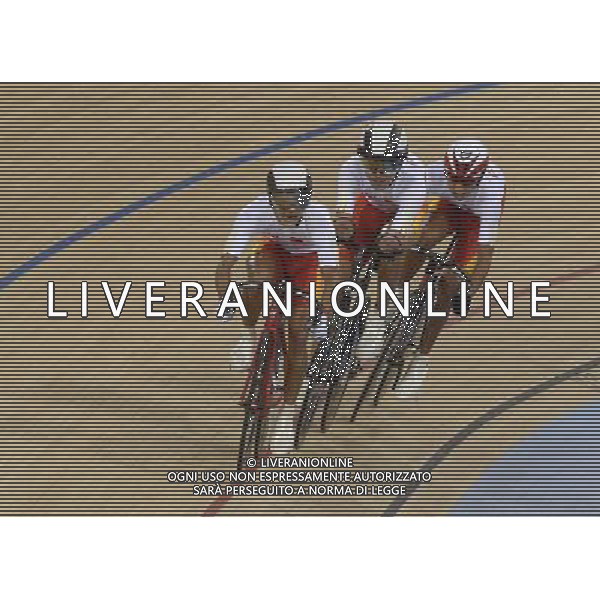 (120902) -- LONDON, Sept. 2, 2012 () -- Xie Hao, Ji Xiaofei and Liu Xinyang (L-R) of China\'s team compete during the qualification of Mixed C1-5 Team Sprint of Cycling Track competition at the London 2012 Paralympic Games in London, Britain, Sept. 2, 2012. China entered the final with 49.804 seconds.(/Wu Wei) (lm) PHOTOSHOT/AG ALDO LIVERANI SAS - ITALY ONLY -