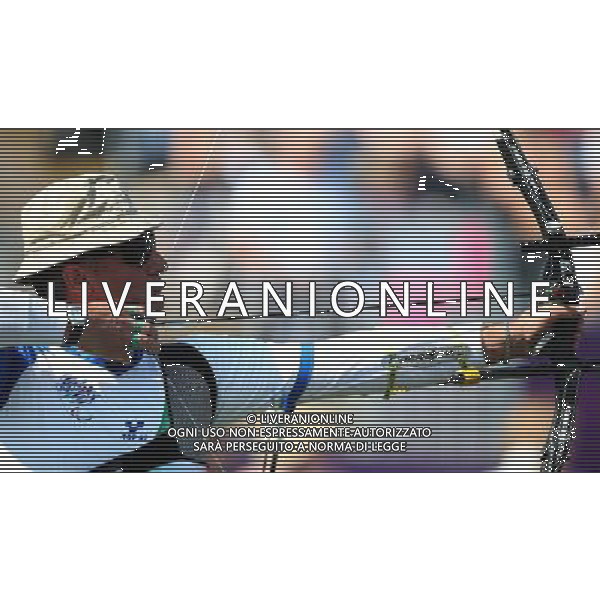 (120903) -- LONDON, Sept. 3, 2012 () -- Oscar de Pellegrin of Italy competes during the men\'s individual recurve W1/W2 final of archery competition against Hasihin Sanawi of Malaysia at the London 2012 Paralympic Games in London, Britain, Sept. 3, 2012. Oscar de Pellegrin won 6-5 to take the gold medal. (/Wang Lili) (cc) ©PHOTOSHOT/AGENZIA ALDO LIVERANI SAS - ITALY ONLY - PARALIMPIADI LONDRA 2012