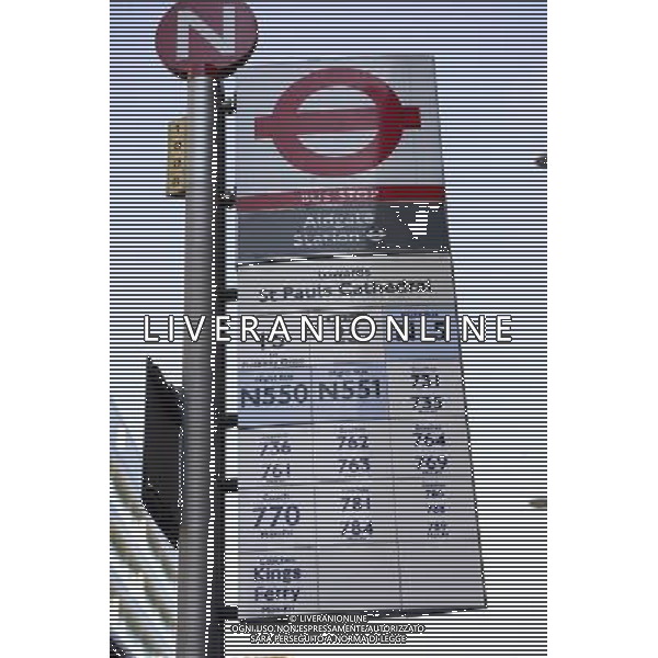 Bus Stop, Aldgate, London ©PHOTOSHOT/AGENZIA ALDO LIVERANI SAS - ITALY ONLY - VEDUTE DELLA CITTA\' DI LONDRA - INGHILTERRA