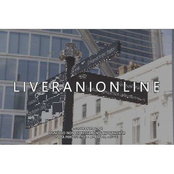 London Metropolitan University students fear deportation. Tourist signpost showing directions to London Metropolitan University, London ©PHOTOSHOT/AGENZIA ALDO LIVERANI SAS - ITALY ONLY - VEDUTE DELLA CITTA\' DI LONDRA - INGHILTERRA