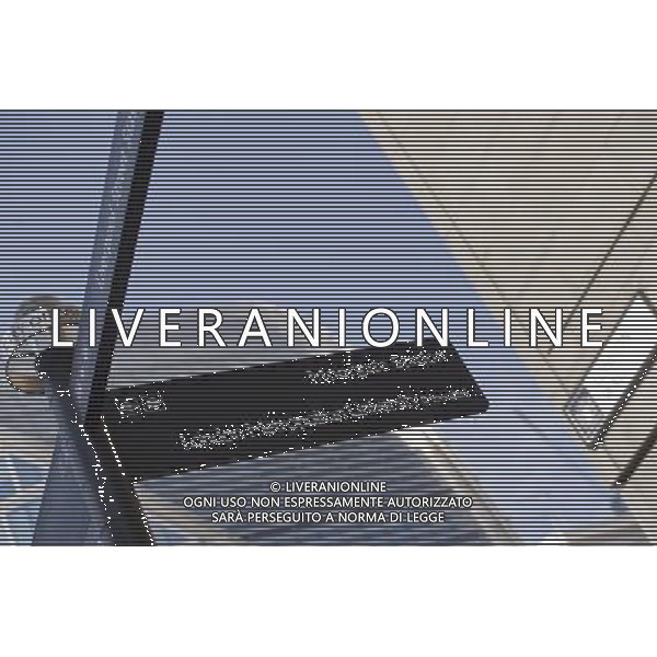 London Metropolitan University students fear deportation. Tourist signpost showing directions to London Metropolitan University, London ©PHOTOSHOT/AGENZIA ALDO LIVERANI SAS - ITALY ONLY - VEDUTE DELLA CITTA\' DI LONDRA - INGHILTERRA