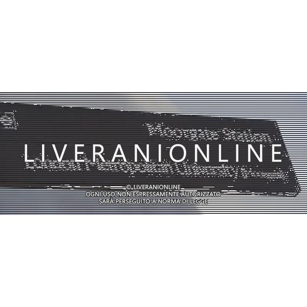 London Metropolitan University students fear deportation. Tourist signpost showing directions to London Metropolitan University, London ©PHOTOSHOT/AGENZIA ALDO LIVERANI SAS - ITALY ONLY - VEDUTE DELLA CITTA\' DI LONDRA - INGHILTERRA