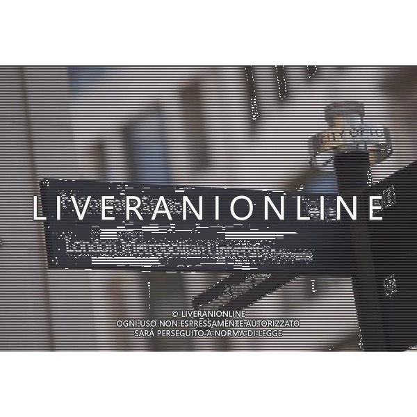 London Metropolitan University students fear deportation. Tourist signpost showing directions to London Metropolitan University, London ©PHOTOSHOT/AGENZIA ALDO LIVERANI SAS - ITALY ONLY - VEDUTE DELLA CITTA\' DI LONDRA - INGHILTERRA