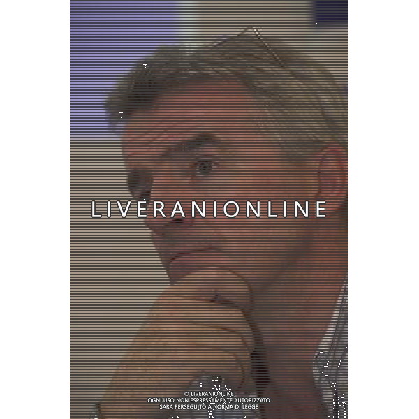 Michael O\'Leary Chief Executive of budget airline Ryanair announces its new booking App available only on iPhone/iPad, with a Android version to follow shortly. London ©photoshot/AGENZIA ALDO LIVERANI SAS - ITALY ONLY - Michael O\'Leary amministratore delegato della compagnia aerea Ryanair annuncia la nuova applicazione di prenotazione disponibile solo su iPhone / iPad, con una versione androide che seguira\' a breve