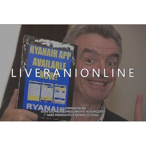 Michael O\'Leary Chief Executive of budget airline Ryanair announces its new booking App available only on iPhone/iPad, with a Android version to follow shortly. London ©photoshot/AGENZIA ALDO LIVERANI SAS - ITALY ONLY - Michael O\'Leary amministratore delegato della compagnia aerea Ryanair annuncia la nuova applicazione di prenotazione disponibile solo su iPhone / iPad, con una versione androide che seguira\' a breve