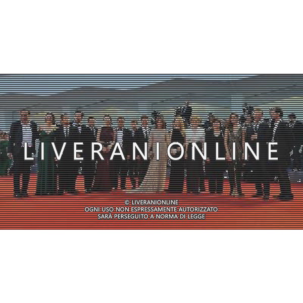 (120904) -- VENICE, Sept. 4, 2012 () -- Cast members and creators pose at the red carpet for the premiere of the film \'Linhas de Wellington\' at the 69th Venice International Film Festival in Venice, Italy, Sept. 4, 2012. (/Wang Qingqin) 69ma Mostra del Cinema di Venezia ©PHOTOSHOT/AG ALDO LIVERANI SAS - ITALY ONLY -