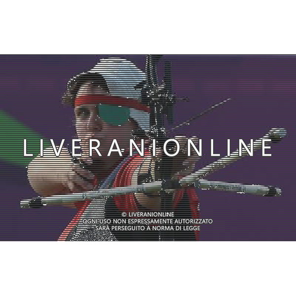 (120904) -- LONDON, Sept. 4, 2012 () -- Milena Olszewska of Poland competes during the Archery competition of the Women\'s Individual Recurve - Standing against Javzmaa Byambasuren of Mongolia at the London 2012 Paralympic Games in London, Britain, on Sept. 4, 2012. Olszewska won 6-2 to take the bronze medal. (/Wang Lili) photoshot/AG ALDO LIVERANI SAS - ITALY ONLY - *** Local Caption *** ..