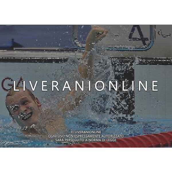 (120905) -- LONDON , Sept. 4, 2012 () -- Lantz Lamback of the United States celebrates for victory after winning the men\'s 50m freestyle S7 final of swimming competition at the London 2012 Paralympic Games in London, Britain, on Sept. 4, 2012. Lantz Lamback won the gold with 27.84 seconds. (/Yang Shiyao) (lm) photoshot/AG ALDO LIVERANI SAS - ITALY ONLY - *** Local Caption *** ..