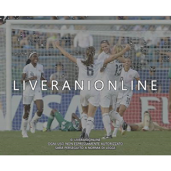 (120904) -- TOKYO, Sept. 4, 2012 () -- The players of the United States celebrate scoring during the semifinals of Fifa U20 Women\'s World Cup against Nigeria in Tokyo, Japan, on Sept. 4, 2012. The United States won 2-0. (/Kenichiro Seki) ©photoshot/AGENZIA ALDO LIVERANI SAS - ITALY ONLY - Semifinale di Coppa del Mondo Femminile FIFA U20 a Tokyo, in Giappone, 4 settembre 2012