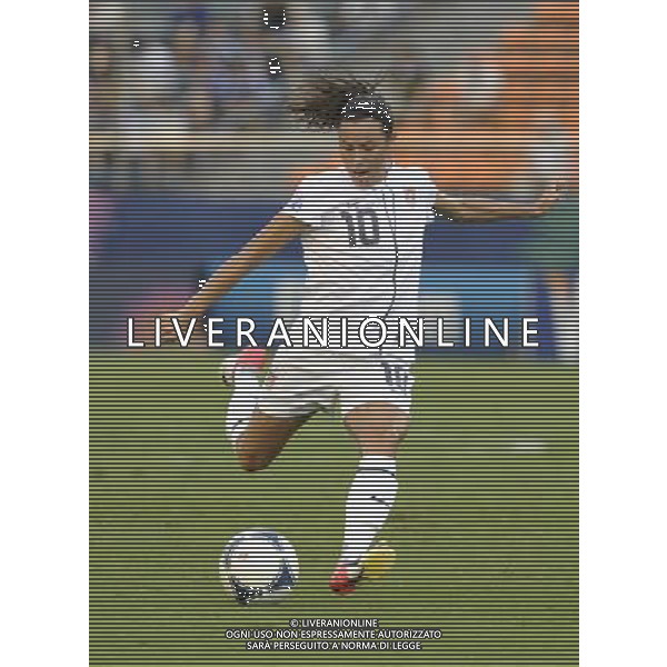(120904) -- TOKYO, Sept. 4, 2012 () -- Cari Roccaro of the United States shoots during the semifinals of Fifa U20 Women\'s World Cup against Nigeria in Tokyo, Japan, on Sept. 4, 2012. The United States won 2-0. (/Kenichiro Seki) ©photoshot/AGENZIA ALDO LIVERANI SAS - ITALY ONLY - Semifinale di Coppa del Mondo Femminile FIFA U20 a Tokyo, in Giappone, 4 settembre 2012
