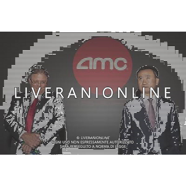 (120905) -- LOS ANGELES, Sept. 5, 2012 () -- Chairman and President Wang Jianlin (R) of China\'s Dalian Wanda Group Co. and AMC chief executive officer and president Gerry Lopez attend a press conference at an AMC theater in west Los Angeles, the United States, on Sept. 4, 2012. China\'s leading private conglomerate Dalian Wanda Group Co. on Tuesday completed a high-profile acquisition of AMC Entertainment Holdings, Inc., valued at roughly 2.6 billion U.S. dollars, in Los Angeles. (/Zhao Hanrong) (nxl) PHOTOSHOT/AG ALDO LIVERANI SAS - ITALY ONLY -