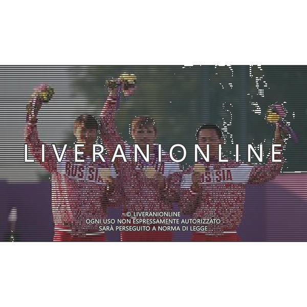 (120905) -- LONDON , Sept. 5, 2012 () -- Mikhail Oyun, Oleg Shestakov and Timur Tuchinov (L-R) of gold medalist team Russia pose for photograph during the awarding ceremony of the men\'s team recurve open final of archery competition at the London 2012 Paralympic Games in London, Britain, on Sept. 5, 2012. (/Wang Lili) (lm) PHOTOSHOT-AG ALDO LIVERANI SAS - ITALY ONLY