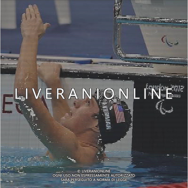 (120905) -- LONDON , Sept. 5, 2012 () -- Ian Jaryd Silverman of the United States reacts after the men\'s 400m freestyle S10 final of swimming competition at the London 2012 Paralympic Games in London, Britain, on Sept. 5, 2012. Ian Jaryd Silverman won the gold with 4 minutes and 04.91 seconds. (/Yang Shiyao) (lm) PHOTOSHOT-AG ALDO LIVERANI SAS - ITALY ONLY