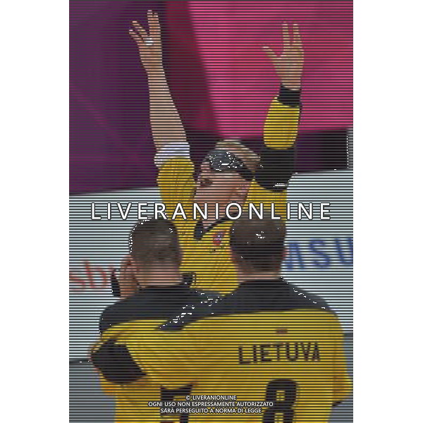 (120906) -- LONDON , Sept. 6, 2012 () -- Arvydas Juchna (above) of Lithuania celebrates for victory after winning the men\'s goalball quarterfinal against China at the London 2012 Paralympic Games in London, Britain, on Sept. 5, 2012. Lithuania won 12-4 to enter the semifinals. (/Lin Yiguang) (lm) PHOTOSHOT-AG ALDO LIVERANI SAS - ITALY ONLY