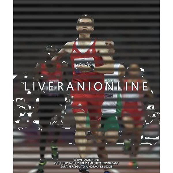 (120909) -- LONDON, Sept. 9, 2012 () -- Gunther Matzinger of Austria reacts after winning the men\'s 800m T46 final of athletics competition at the London 2012 Paralympic Games in London, Britain, on Sept. 8, 2012. Gunther Matzinger won the gold and created the new world record with 1 minute and 51.82 seconds. (/Wang Lili) (lm) PHOTOSHOT/AG ALDO LIVERANI SAS - ITALY ONLY -