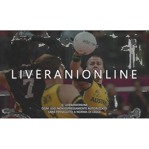 (120909) -- LONDON, Sept. 9, 2012 () -- Ryley Batt (R) of Australia competes during the mixed wheelchair rugby semifinal against Japan at the London 2012 Paralympic Games in London, Britain, on Sept. 8, 2012. Australia won 59-45. (/Wang Haofei) (lm) PHOTOSHOT/AG ALDO LIVERANI SAS - ITALY ONLY -