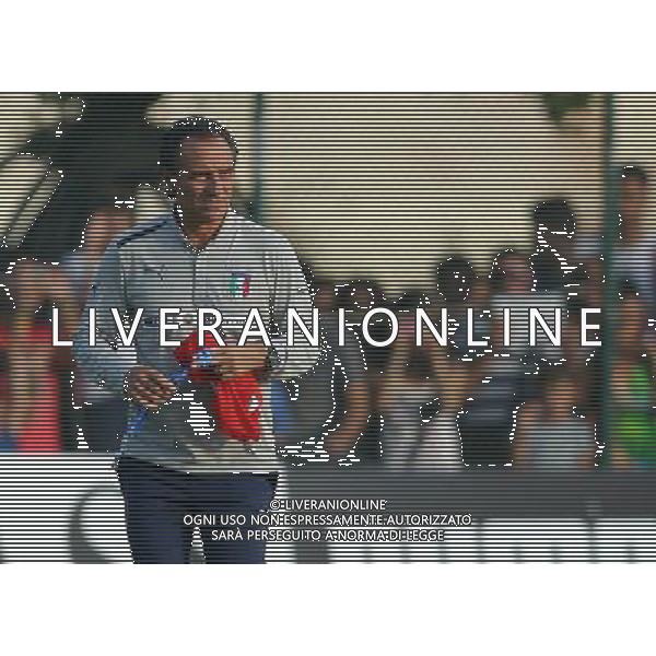 MEDOLLA (MO) 09/09/2012 - LA NAZIONALE DI CALCIO SI ALLENA A MEDOLLA UNO DEI COMUNI COLPITI DAL TERREMOTO A MAGGIO / NELLA FOTO: PRANDELLI- FOTO FRANCESCA SOLI / AGENZIA ALDO LIVERANI