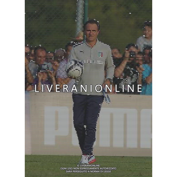 MEDOLLA (MO) 09/09/2012 - LA NAZIONALE DI CALCIO SI ALLENA A MEDOLLA UNO DEI COMUNI COLPITI DAL TERREMOTO A MAGGIO / NELLA FOTO: PRANDELLI- FOTO FRANCESCA SOLI / AGENZIA ALDO LIVERANI