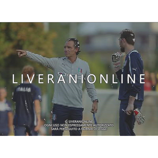 MEDOLLA (MO) 09/09/2012 - LA NAZIONALE DI CALCIO SI ALLENA A MEDOLLA UNO DEI COMUNI COLPITI DAL TERREMOTO A MAGGIO / NELLA FOTO: PRANDELLI - FOTO FRANCESCA SOLI / AGENZIA ALDO LIVERANI