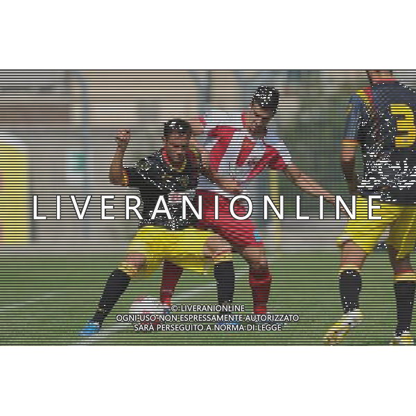 Campionato Lega PRO 1¡ Divisione girone A - 2¡ Giornata Cuneo 9-09-2012 Cuneo - Lecce nella foto: Inacio Piˆ (Lecce) e sulla DX Andrea Passer˜ (Cuneo) foto Roberto Garavaglia - ag. Aldo Liverani sas