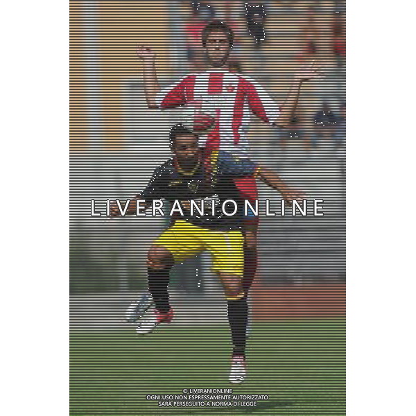 Campionato Lega PRO 1¡ Divisione girone A - 2¡ Giornata Cuneo 9-09-2012 Cuneo - Lecce nella foto: Neves Capucho Jeda (Lecce) e dietro Filippo Scaglia (Cuneo) foto Roberto Garavaglia - ag. Aldo Liverani sas