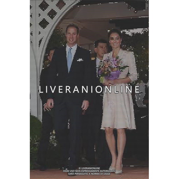(120911) -- SINGAPORE, Sept. 11, 2012 () -- Britain\'s Prince William (L, front) and his wife Kate Middleton (R, front) attend the orchid naming ceremony at the Singapore\'s National Orchid Gardens in Singapore, Sept. 11, 2012. Prince William and his wife Kate Middleton arrived in Singapore and made their first stop at the Singapore\'s Botanic Gardens on Tuesday. (/Then Chih Wey)(zyw) PHOTOSHOT/AG ALDO LIVERANI SAS - ITALY ONLY -