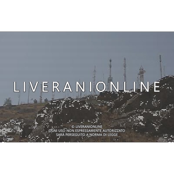 (120911) -- KABUL, Sept. 11, 2012 () -- TV towers are seen on the TV mountain in Kabul, Afghanistan, Sept. 11, 2012. The TV mountain was one of the first targets where the U.S.-led international forces bombed Taliban in October 2001 in direct response to the attacks on U.S. soil on Sept. 11, 2001. (/Ahmad Massoud) (zyw) ©photoshot/AGENZIA ALDO LIVERANI SAS - ITALY ONLY - Vedute della citta\' di Kabul in Afghanistan, 11 settembre, 2012.