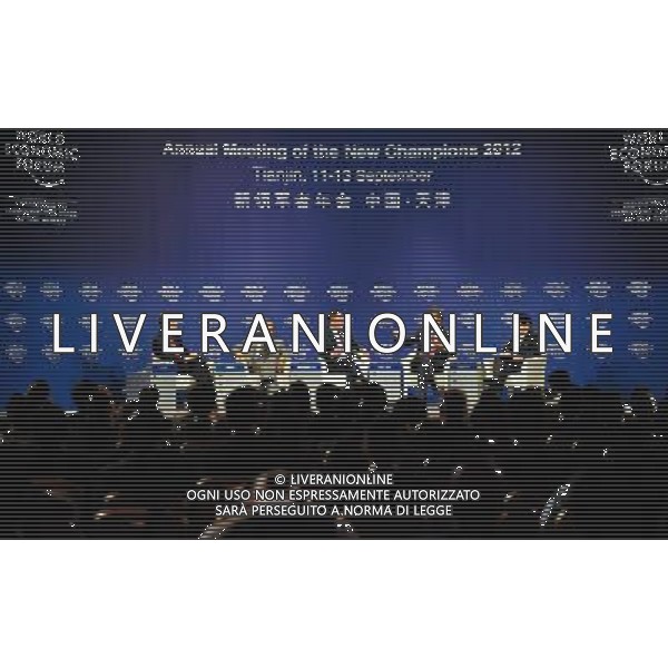 (120913) -- TIANJIN, Sept. 13, 2012 () -- Delegates attend an interactive session titled \'Asia Economic Outlook\' during the World Economic Forum Annual Meeting of the New Champions 2012 in Tianjin, north China, Sept. 13, 2012. (/Zhang Chaoqun) (cl) ©PHOTOSHOT/AGENZIA ALDO LIVERANI SAS - ITALY ONLY - Riunione del World Economic Forum annuale dei Nuovi Campioni 2012 a Tianjin, nel nord della Cina, 13 settembre, 2012.