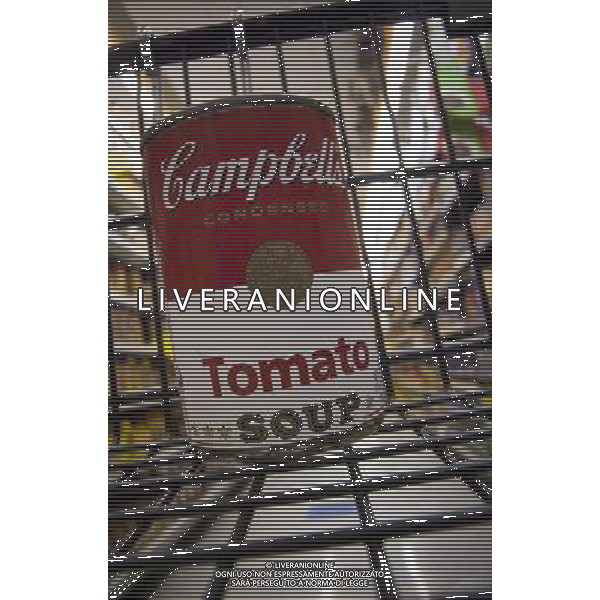A can of Campbell\'s Tomato Soup is seen in a supermarket in New York on Friday, June 4, 2010. ( Richard B. Levine) ©photoshot/AGENZIA ALDO LIVERANI SAS - ITALY ONLY - EDITORIAL USE ONLY