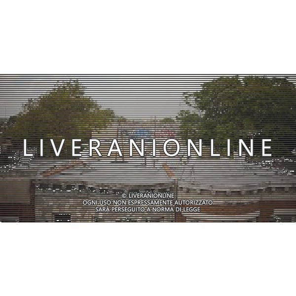 Satellite dishes atop homes in the East New York neighborhood of Brooklyn in New York are seen on Saturday, September 1, 2012. (å Richard B. Levine) ©photoshot/AGENZIA ALDO LIVERANI SAS - ITALY ONLY - EDITORIAL USE ONLY