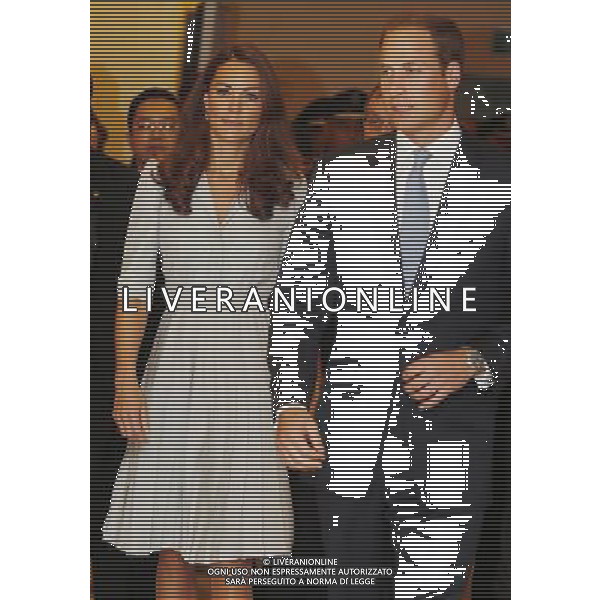 The Duke and Duchess of Cambridge arrives at Kuala Lumpur International Airport, as part of a nine-day tour of the Far East and South Pacific in honour of the Queen\'s Diamond Jubilee. ©photoshot/AGENZIA ALDO LIVERANI SAS - ITALY ONLY - REALI INGLESI: Il principe William d\'inghilterra e la moglie Kate Middeton, duca e duchessa di Cambridge, durante la loro visita nell\'Estremo Oriente e nel Sud Pacifico
