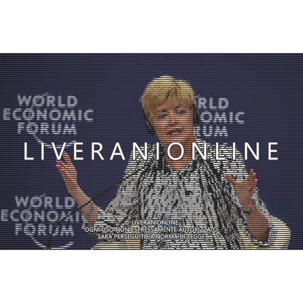 (120913) -- TIANJIN, Sept. 13, 2012 () -- Deborah Dunsire, chief executive officer and president of Millennium: The Takeda Oncology Company, addresses an interactive session titled \'Women as China\'s Way Forward\' during the World Economic Forum Annual Meeting of the New Champions 2012 in Tianjin, north China, Sept. 13, 2012. (/Lin Fanjing) (cl) /PHOTOSHOT/AG ALDO LIVERANI SAS ITALY ONLY -