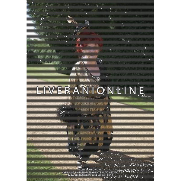 Anne Widdicombe Snow White \' The Seven Dwarfs for The Wycombe Swan at Hughendon Manor Buckinghamshire England photocal. photoshot/AG ALDO LIVERANI SAS - ITALY ONLY -