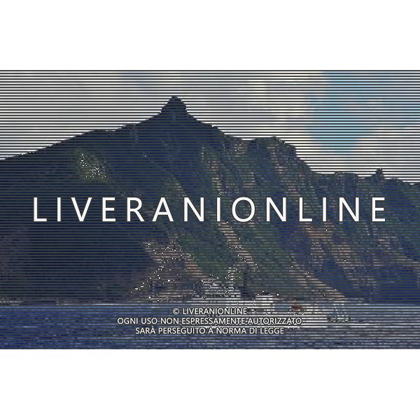 (120914) -- HAIJIAN 50, Sept. 14, 2012 () -- China\'s surveillance ship \'Haijian 15\' arrives at waters around the Diaoyu Islands, Sept. 14, 2012. Two Chinese surveillance ship fleets have arrived at waters around the Diaoyu Islands and its affiliated islets Friday morning and started patrol and law enforcement there. It is the first time for Chinese surveillance ships to patrol there after the Chinese government announced on Monday the base points and baselines of the territorial waters of the Diaoyu Islands and their affiliated islets, as well as the names and coordinates of 17 base points. These law enforcement and patrol activities are aimed to demonstrate China\'s jurisdiction over the Diaoyu Islands and its affiliated islets and ensure the country\'s maritime interests, according to a government statement. (/Zhang Jiansong) (ry) ©photoshot/Agenzia Aldo Liverani Sas - ITALY ONLY - Due navi della flotta di sorveglianza nelle acque intorno alle isole Diaoyu per pattugliare le acque territoriali finalizzate a dimostrare la giurisdizione della Cina