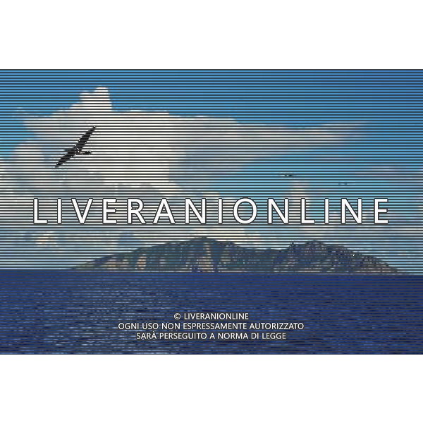 (120914) -- HAIJIAN 50, Sept. 14, 2012 () -- Photo taken on Sept. 14, 2012 shows the Diaoyu Islands. Two Chinese surveillance ship fleets have arrived at waters around the Diaoyu Islands and its affiliated islets Friday morning and started patrol and law enforcement there. It is the first time for Chinese surveillance ships to patrol there after the Chinese government announced on Monday the base points and baselines of the territorial waters of the Diaoyu Islands and their affiliated islets, as well as the names and coordinates of 17 base points. These law enforcement and patrol activities are aimed to demonstrate China\'s jurisdiction over the Diaoyu Islands and its affiliated islets and ensure the country\'s maritime interests, according to a government statement. (/Zhang Jiansong) (ry) ©photoshot/Agenzia Aldo Liverani Sas - ITALY ONLY - Due navi della flotta di sorveglianza nelle acque intorno alle isole Diaoyu per pattugliare le acque territoriali finalizzate a dimostrare la giurisdizione della Cina