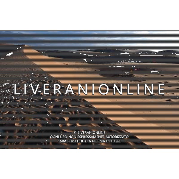 (120914) -- HANOI, Sept. 14, 2012 () -- Photo taken on Sept. 14, 2012 shows a scene of sand dunes in Bao Trang, also known as White Lake, in Vietnam\'s southern Binh Thuan province. Covering an area of about 70 hectares, Bao Trang is famous for its natural fresh water and sand dunes which attract many tourists. (/VNA)(zyw) ©photoshot/AGENZIA ALDO LIVERANI SAS - ITALY ONLY - Dune di sabbia nella zona di Bao Trang, nel sud del Vietnam famosa per la sua acqua naturale fresca e dune sabbiose che attirano molti turisti.