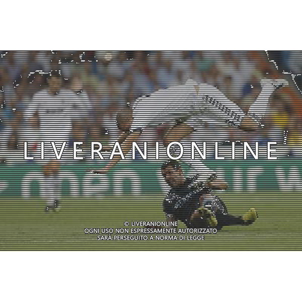 Real Madrid\'s Pepe and Manchester City\'s Carlos Tevez during Champions League match on september 18th 2012. Photo: Cesar Cebola / ALFAQUI /Agenzia Aldo Liverani Sas - ITALY ONLY - EDITORIAL USE ONLY REAL MADRID - MANCHESTER CITY CHAMPIONS LEAGUE 18/09/2012