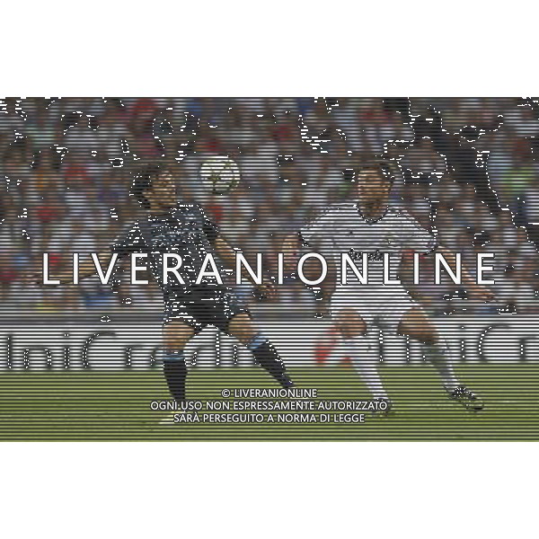 Madrid (18/09/2012).- Estadio Santiago Bernabeu. UEFA Champions League. Real Madrid - Manchester City. David Silva, Xabi Alonso. Photo: Alex Cid-Fuentes / ALFAQUI /AGENZIA ALDO LIVERANI SAS - ITALY ONLY - EDITORIAL USE ONLY REAL MADRID - MANCHESTER CITY CHAMPIONS LEAGUE 18/09/2012