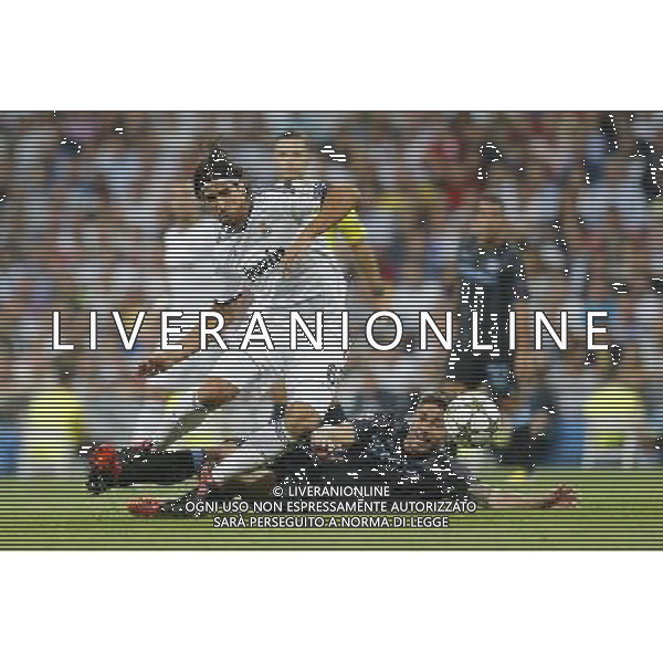 Real Madrid\'s Sami Khedira and Manchester City\'s Javi Garcia during Champions League match on september 18th 2012. Photo: Cesar Cebola / ALFAQUI /AGENZIA ALDO LIVERANI SAS - ITALY ONLY - EDITORIAL USE ONLY REAL MADRID - MANCHESTER CITY CHAMPIONS LEAGUE 18/09/2012
