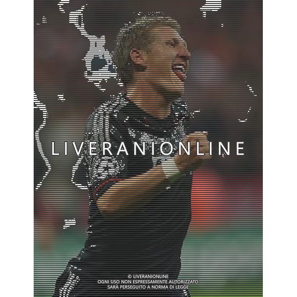 firo Fu§ball,Fussball, 19.09.2012 Uefa Champions League, Saison 2012/2013 Gruppenphase, 1. Spieltag, FC Bayern MŸnchen, Muenchen, FCB - Valencia CF, 2 : 1, Jubel, jubeln, Gestik, Bastian Schweinsteiger, Bayern, $worldrightsEs gelten unsere AGB, einsehbar auf www.firosportphoto.de copyright by firo sportphoto: Coesfelder Str.207 48249 DŸlmen www.firosportphoto.de mail@firosportphoto.de (V o l k s b a n k B o c h u m - W i t t e n ) BLZ.: 430 601 29 Kt. Nr.: 341 117 100 Tel:Ê 02594 - 9916004 Fax:Ê02594 - 9916005 AG ALDO LIVERANI S A S ONLY ITALY
